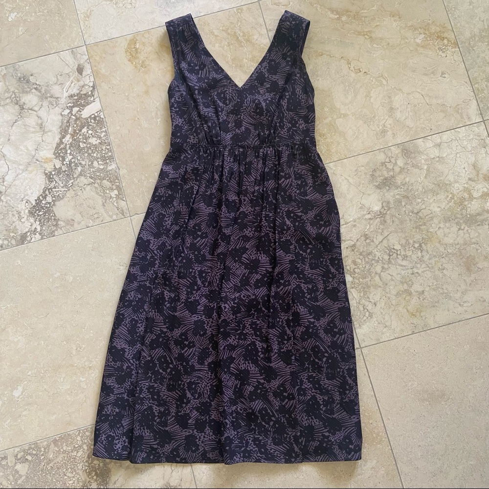 Burberry V-Neck Midi Dress-size 8 - Picture 3 of 7